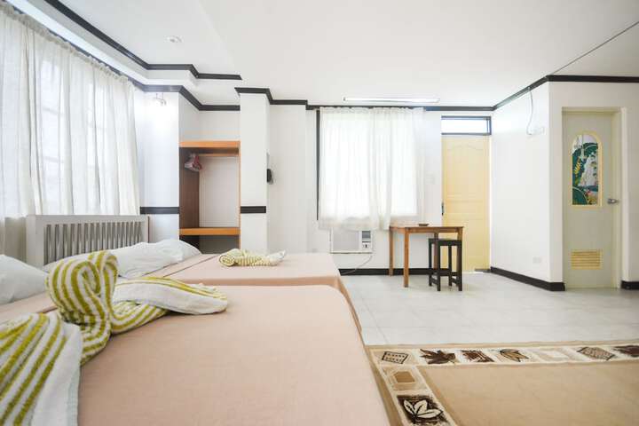 Room 6 of 30