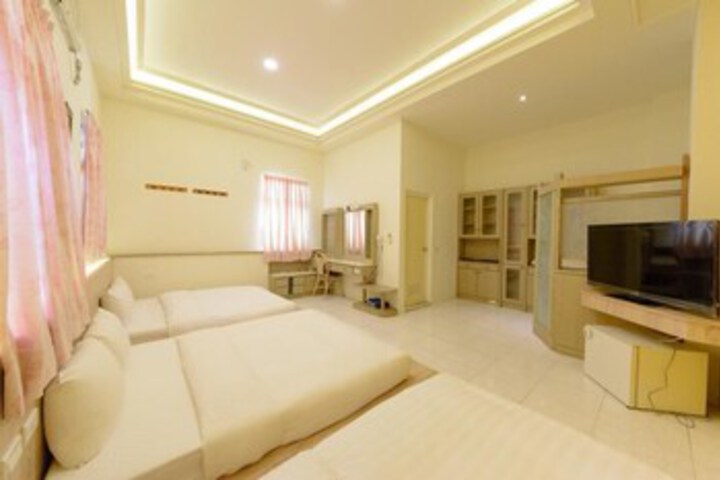 Room 17 of 24