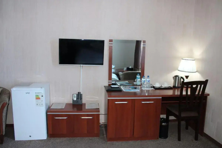 Room 12 of 25