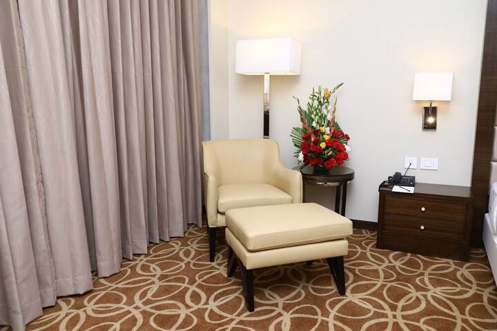 Room 15 of 37