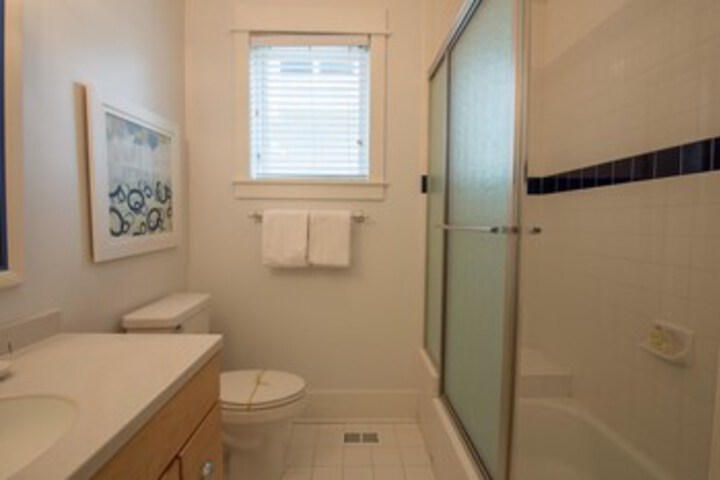 Room 2 of 27