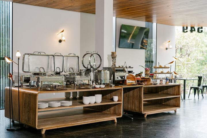 Breakfast/Coffee Service 63 of 85
