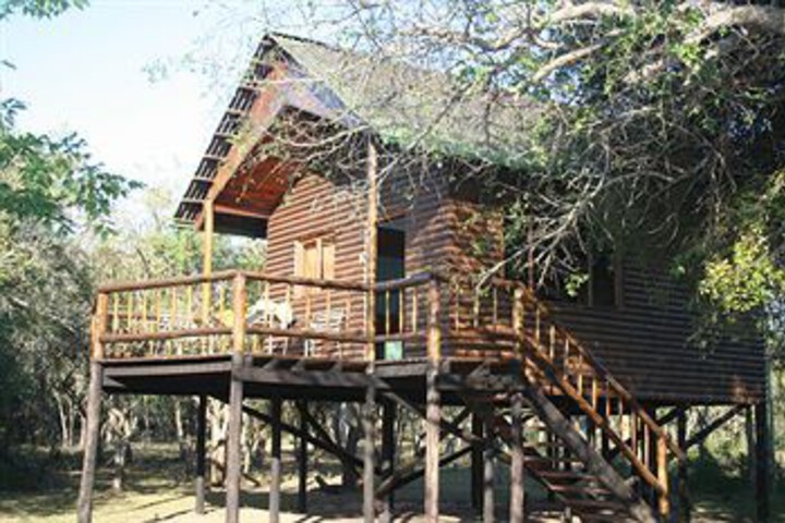 Lalapanzi Camp at Bonamanzi Game Reserve