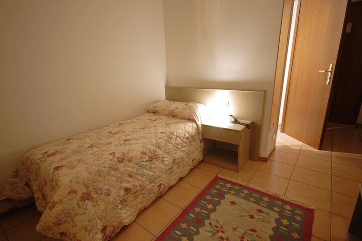 Room 11 of 42