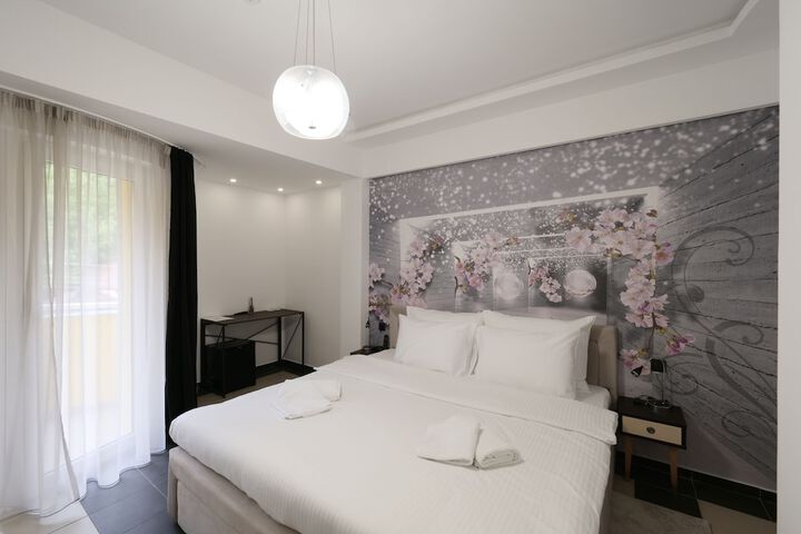 Room 3 of 32