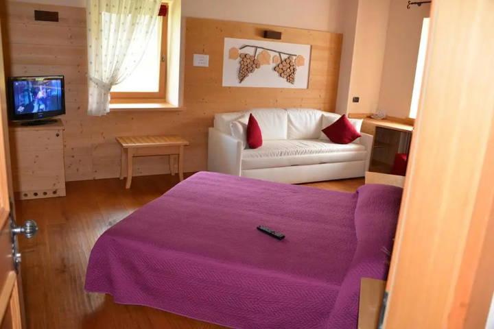 Room 2 of 13