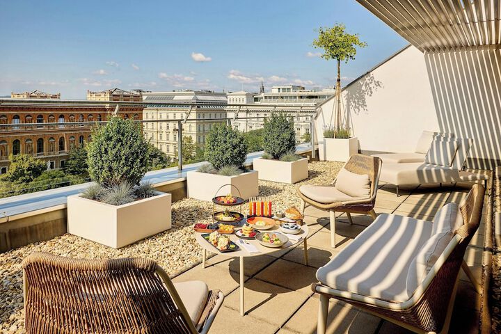 Breakfast/Coffee Service 95 of 158