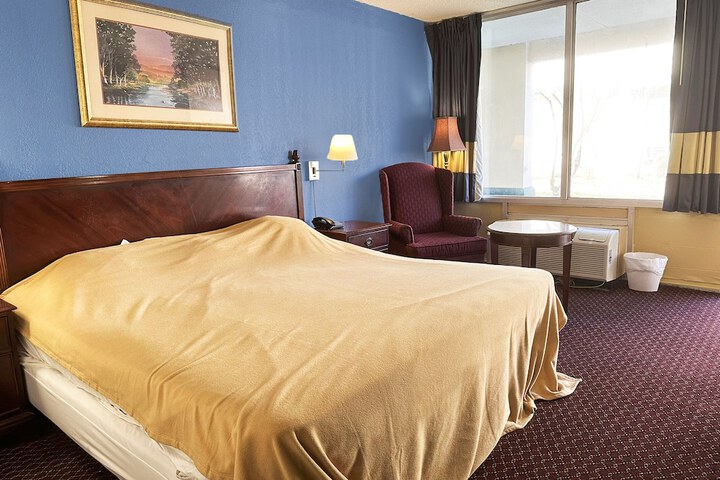 1 King Bed (16 of 44)
