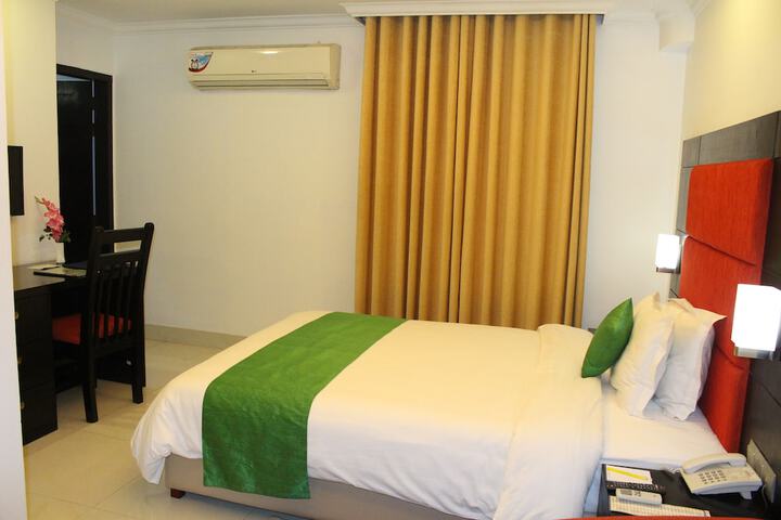 Room 27 of 54