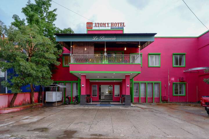 Exterior of RedDoorz near Citraland Waterpark Kendari