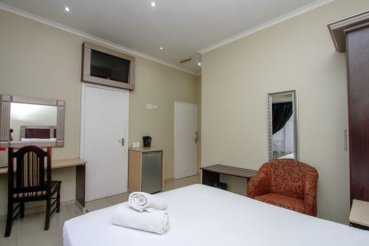 Room 13 of 26