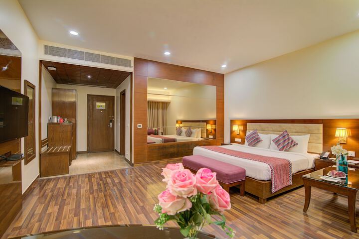 Room 28 of 99