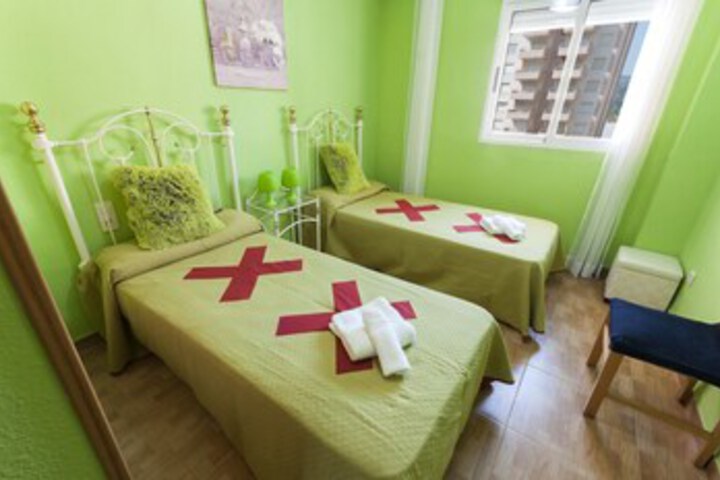 Room 8 of 18