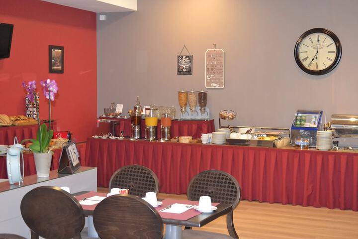 Breakfast area
