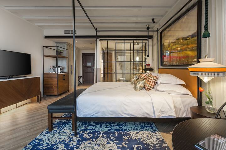 Room 41 of 105