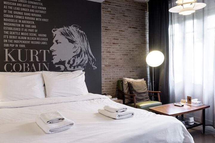 Room 28 of 100