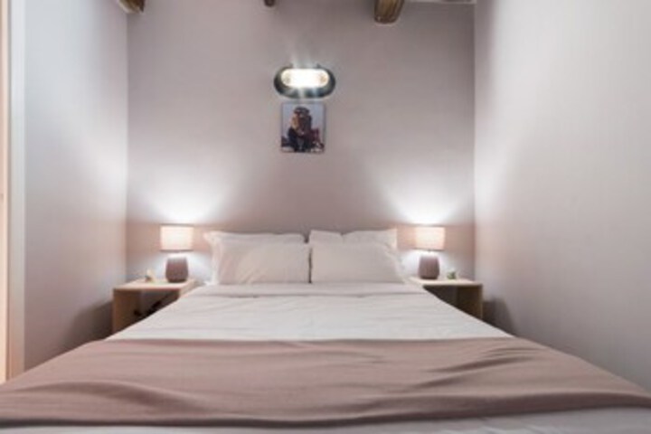 Room 9 of 25