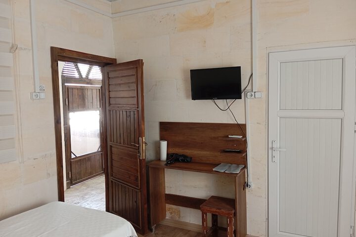 Room 12 of 73