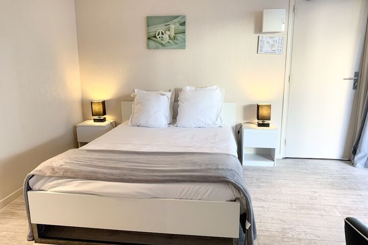 Room 8 of 75