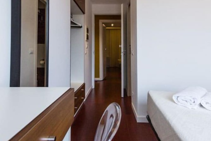 Room 15 of 36