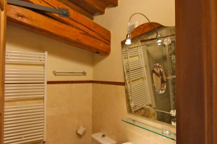 Room 102 of 175