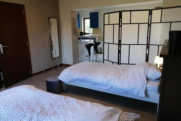 Room 2 of 8