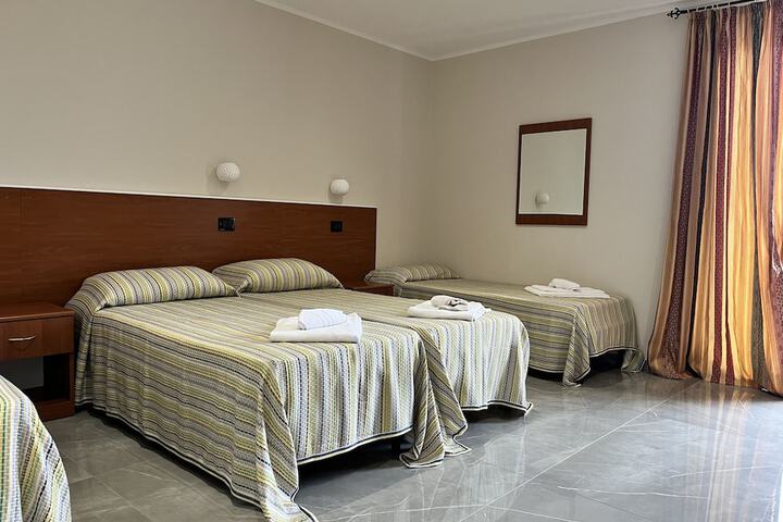 Room 8 of 39