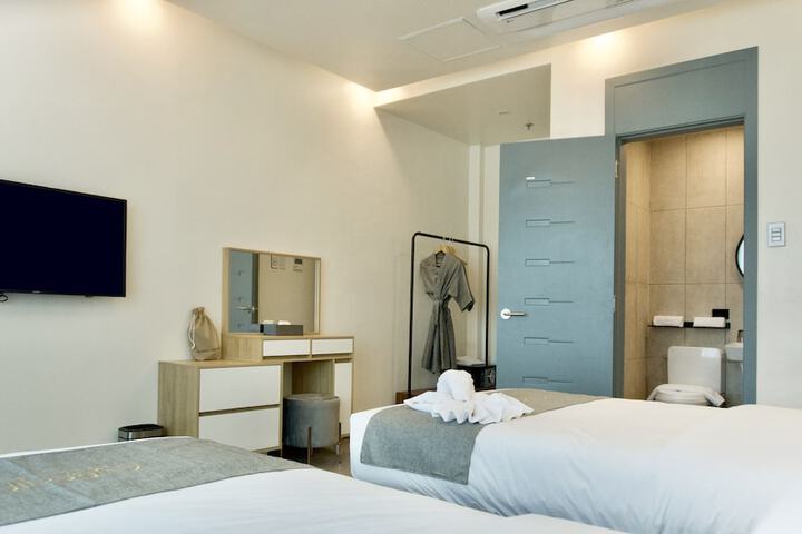 Room 27 of 88