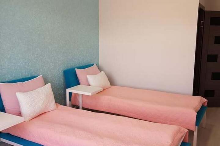 Room 7 of 9