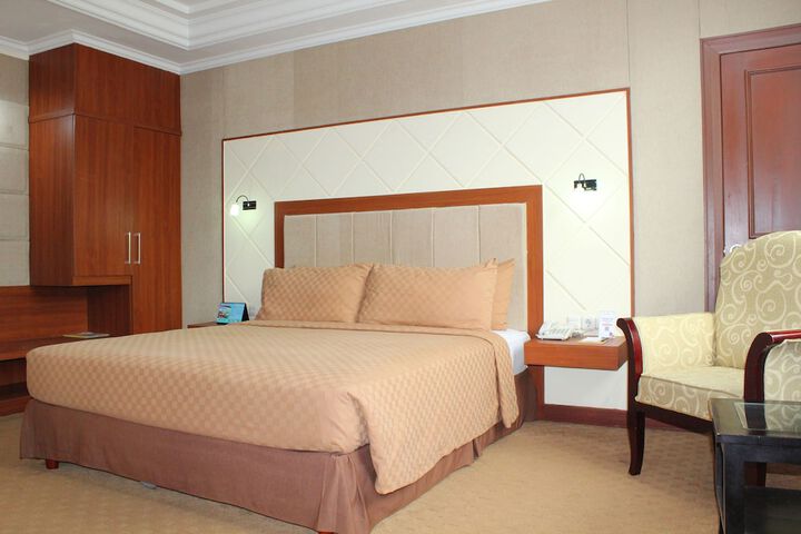 Room 11 of 29