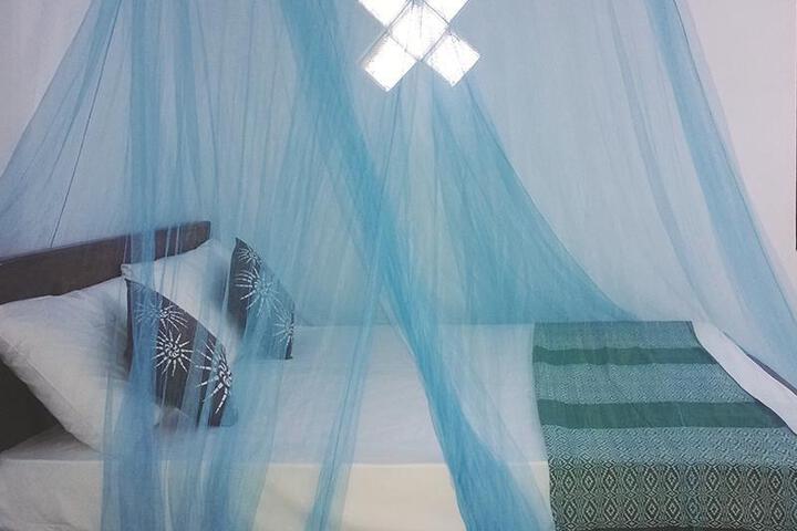 Room 2 of 5
