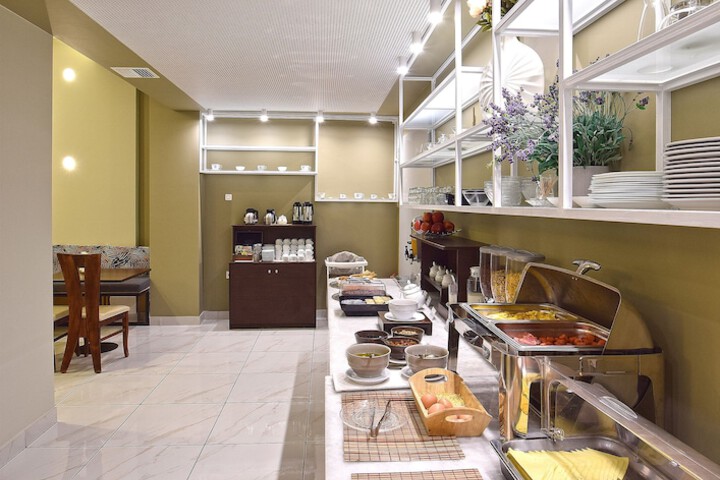 Dining 104 of 137