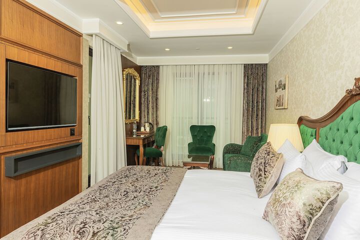 Room 9 of 130