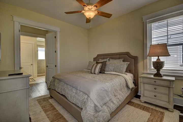 Room 4 of 14