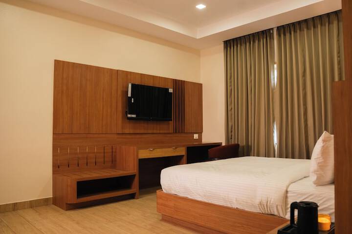 Room 4 of 32