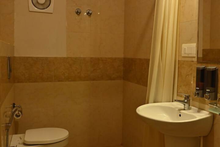Room 45 of 63