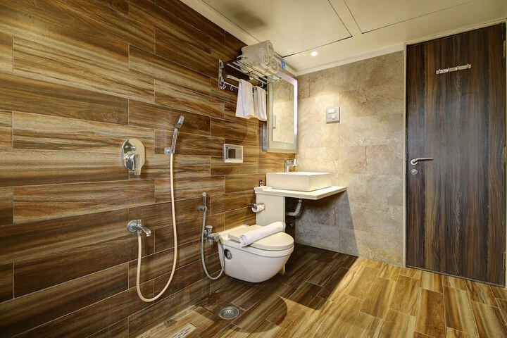 Room 29 of 36