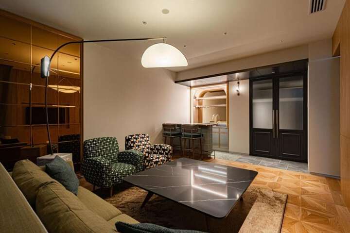 Room 52 of 190