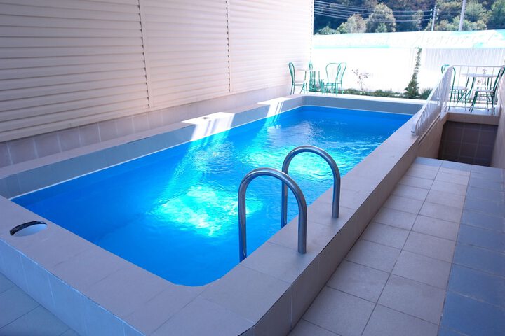 Pool 8 of 45