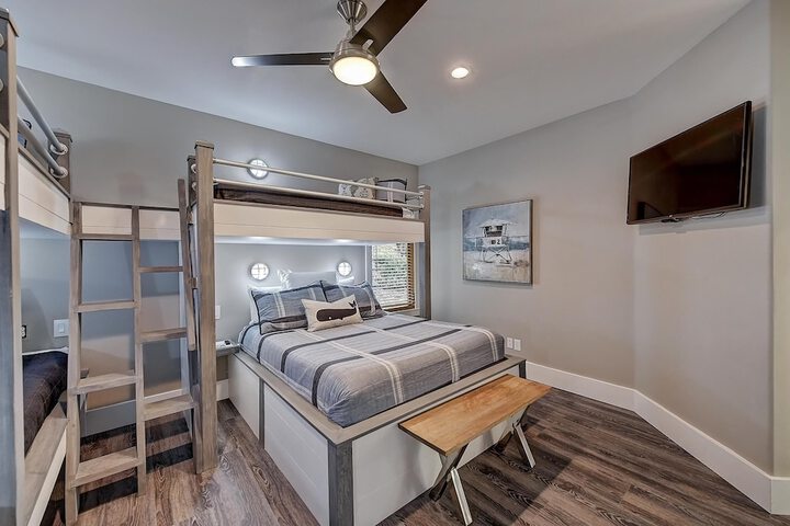 Room 2 of 35