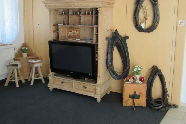 Room 2 of 12