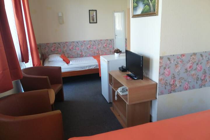 Room 21 of 46