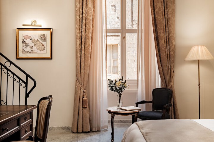 Room 10 of 48