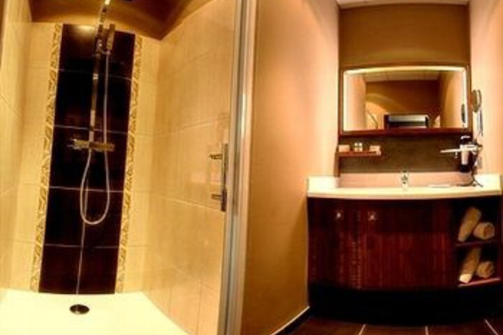 Room 3 of 25