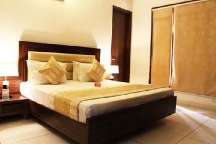 Room 12 of 21
