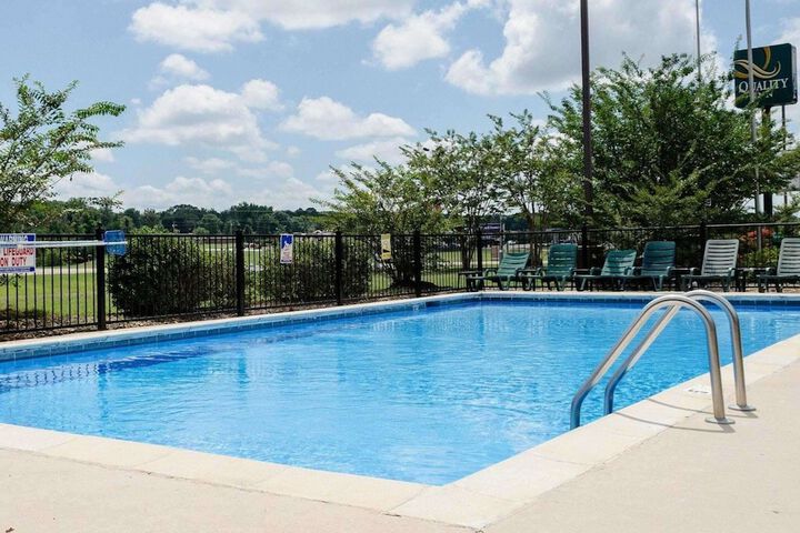 Pool Hotel