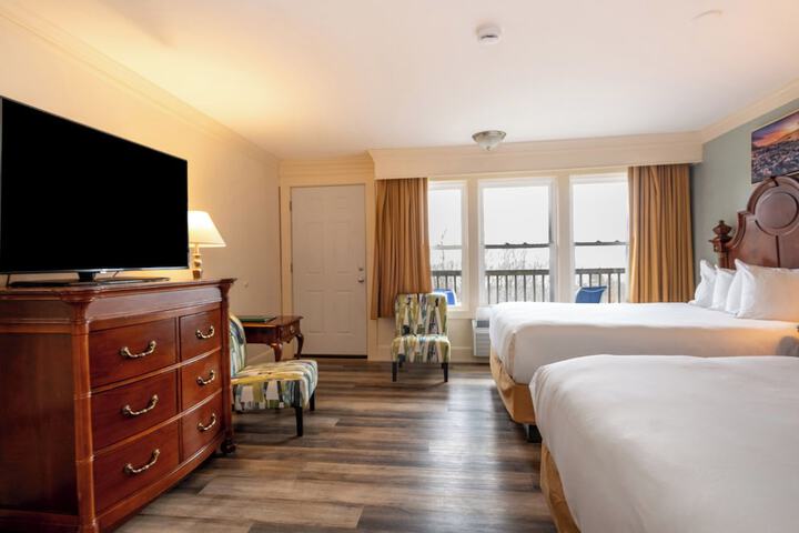 Room 44 of 114
