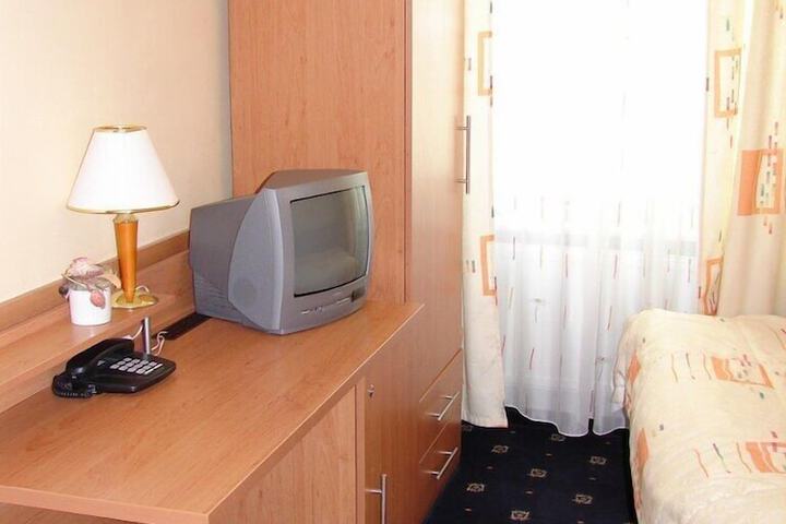 Room 9 of 35
