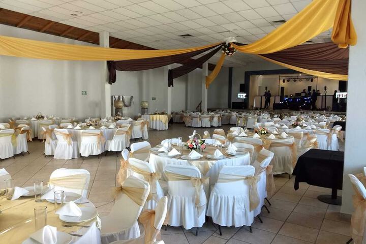 Ballroom/Hall 14 of 22