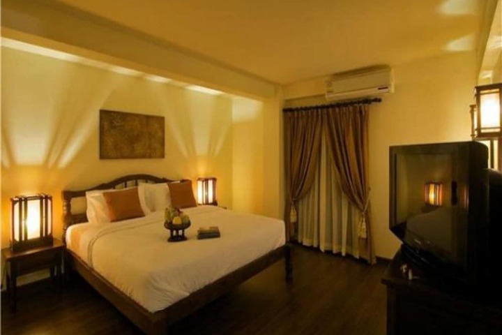Room 5 of 14